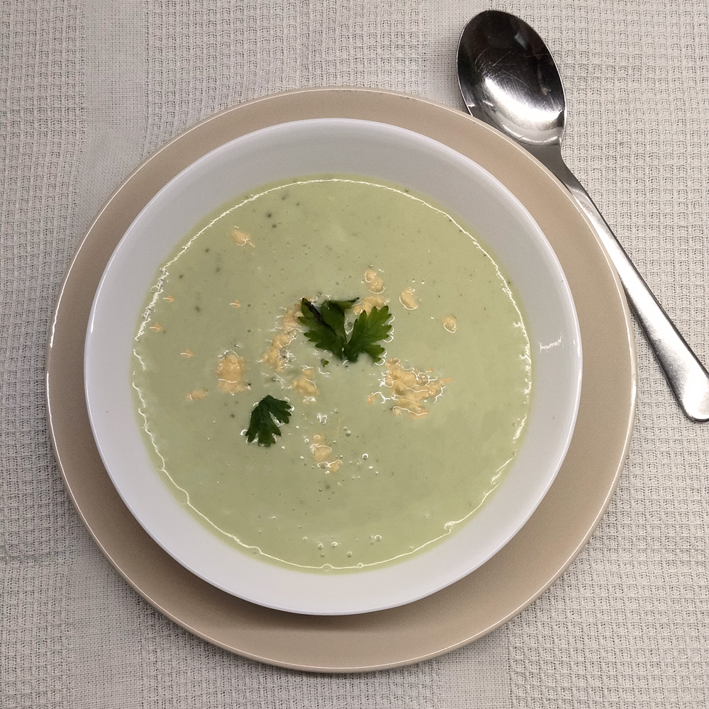 Sopa de aguacate en Robot de cocina