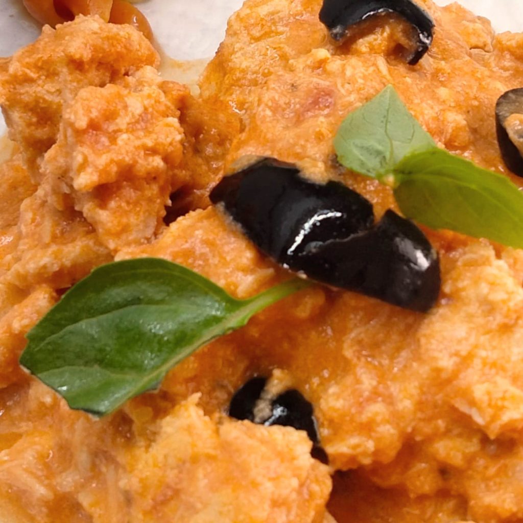 Pollo con tomate y mascarpone en Robot de cocina salsa mascarpone