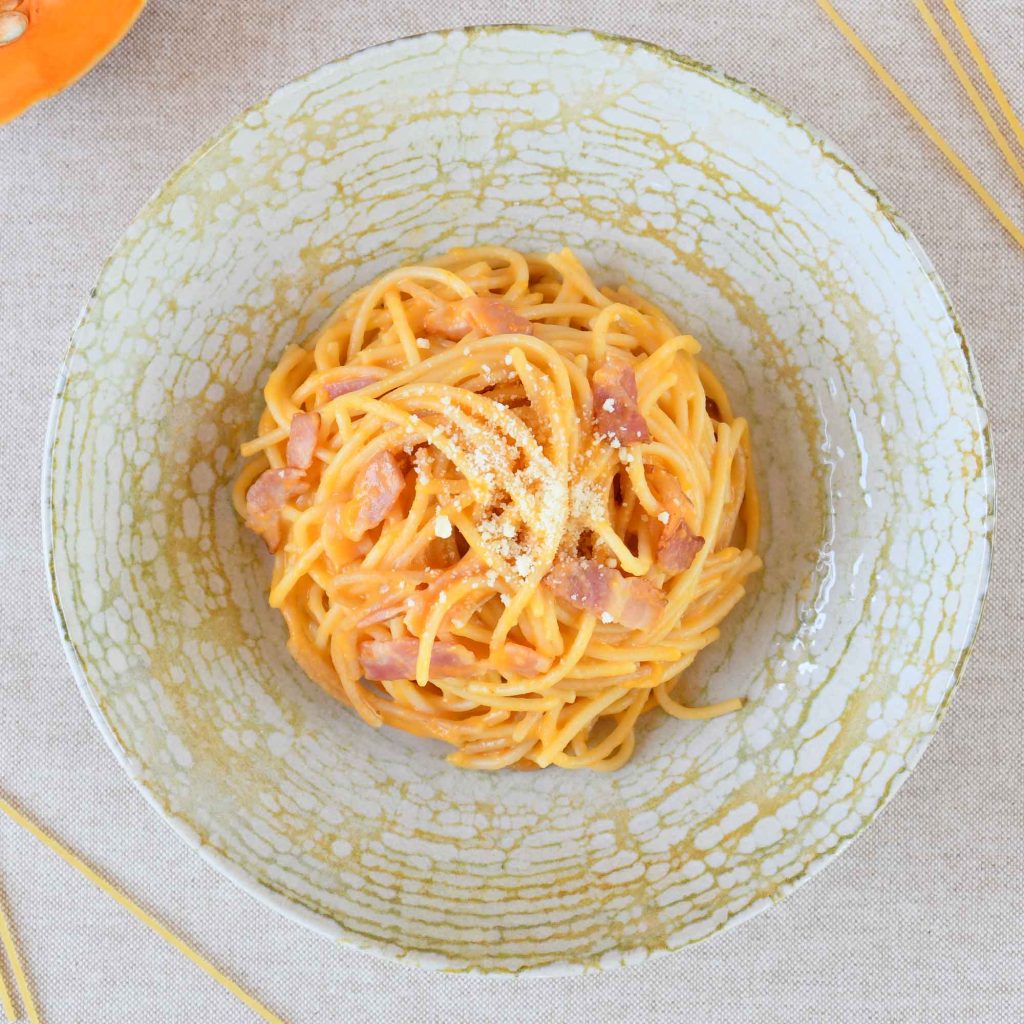 Espaguetis con carbonara de calabaza en Robot de cocina