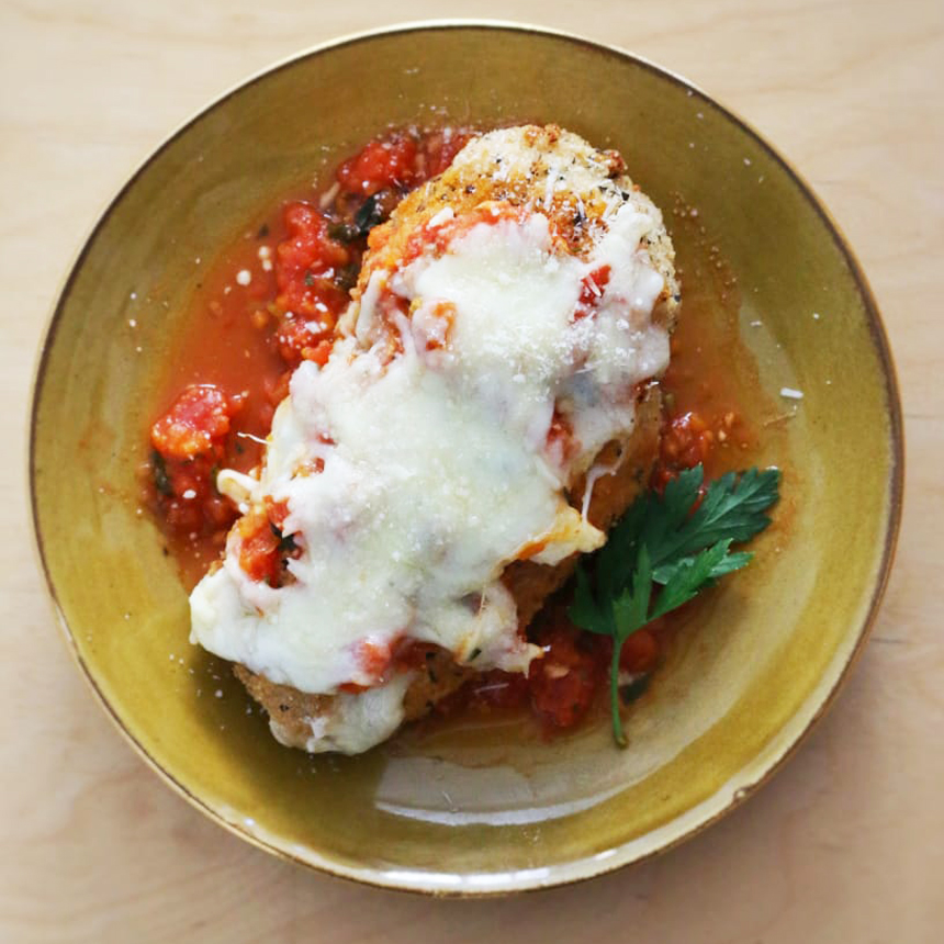 Pollo a la parmesana en Robot de cocina y Freidora de aire