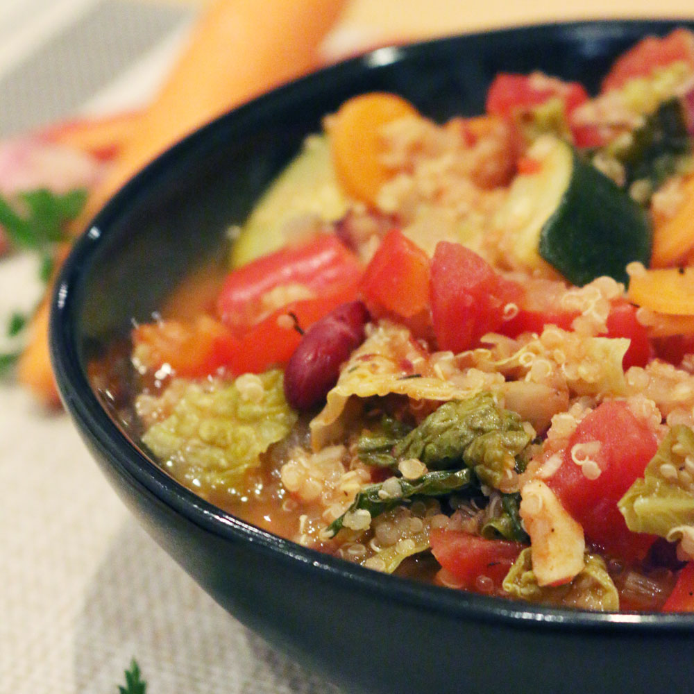 Sopa de alubias, verduras y quinoa para robot de cocina