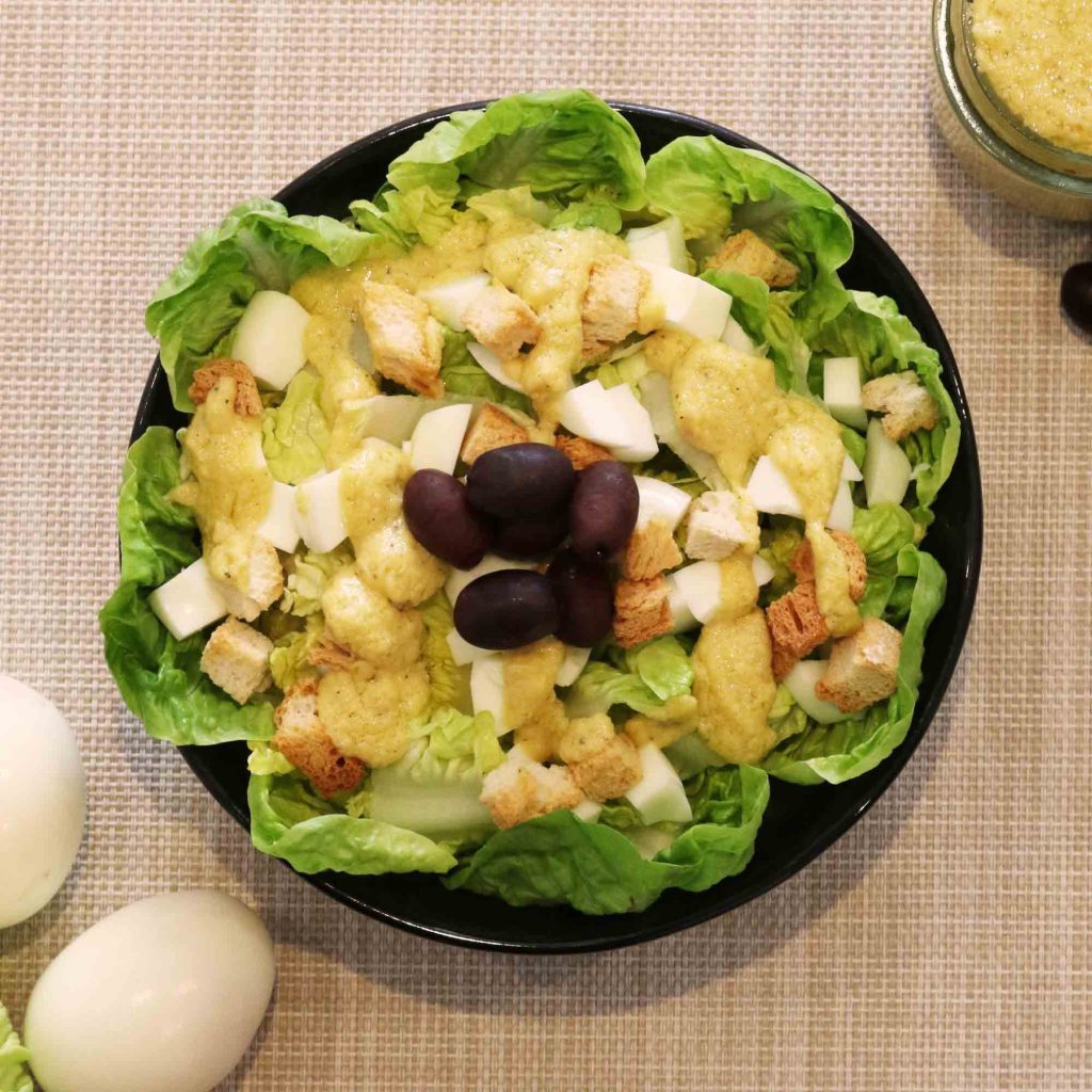 Ensalada con Vinagreta Cremosa con Mostaza, Avellana y Huevo Duro en robot de cocina
