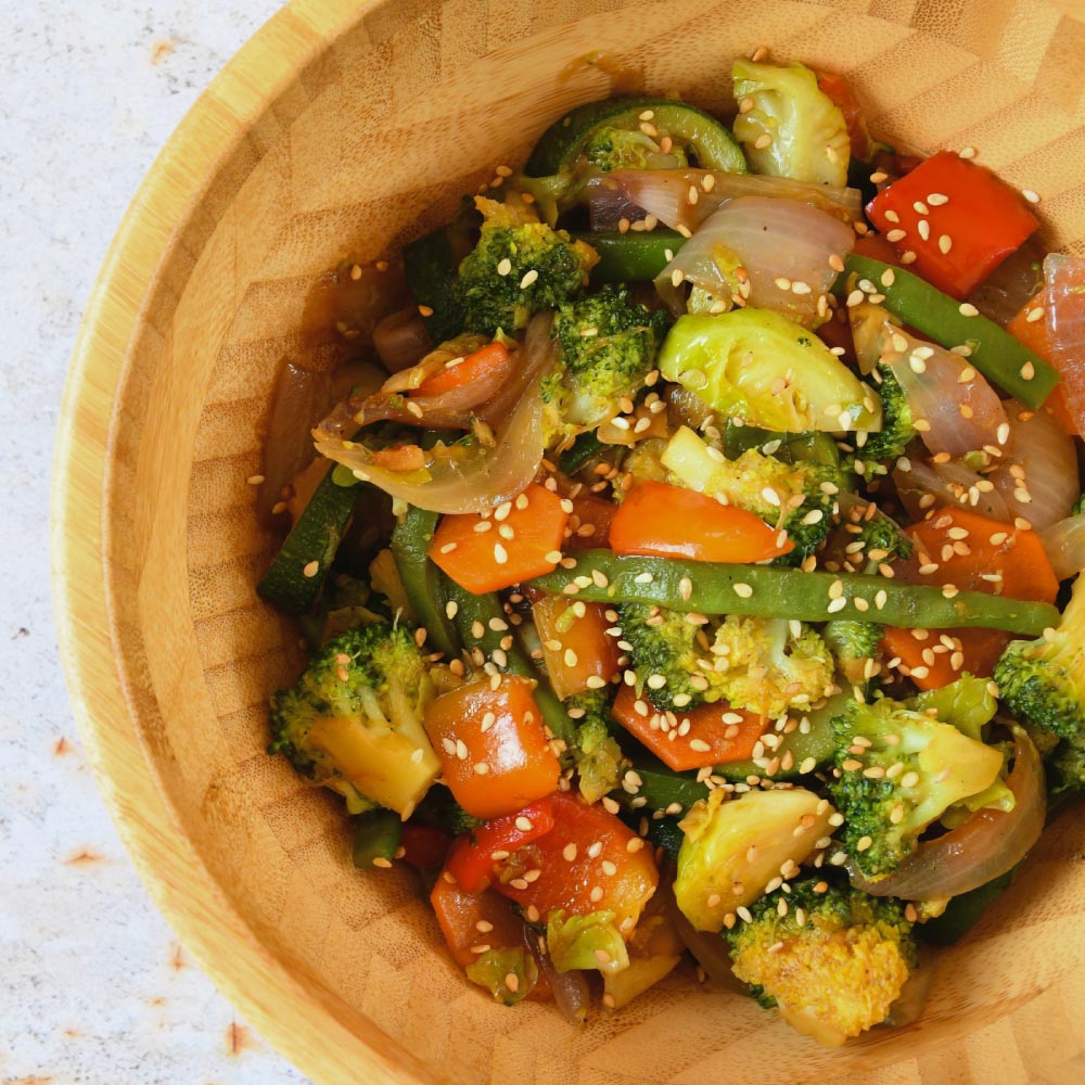 Wok de verduras al estilo oriental en Robot de cocina