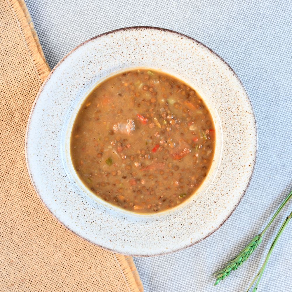 lentejas con verduras y salchichas