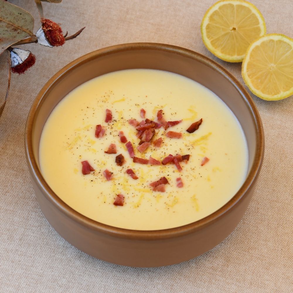 sopa de esparragos blancos con toque citrico cremas y sopas