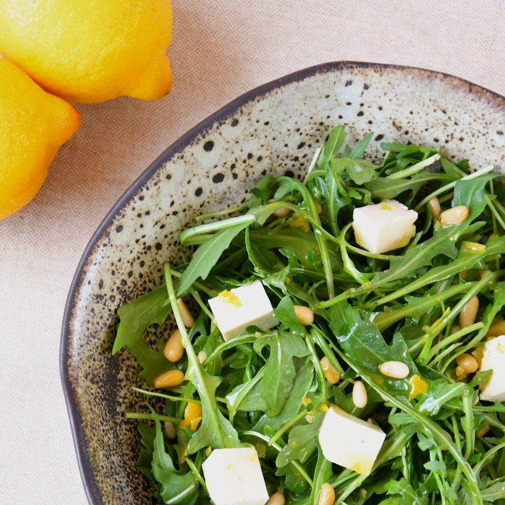 ensalada de rucula con vinagreta de limon entrantes y snacks