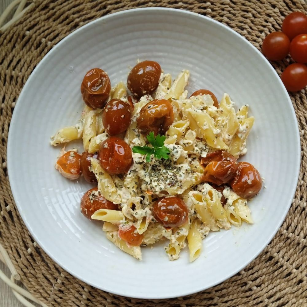 pasta viral de feta y cherrys
