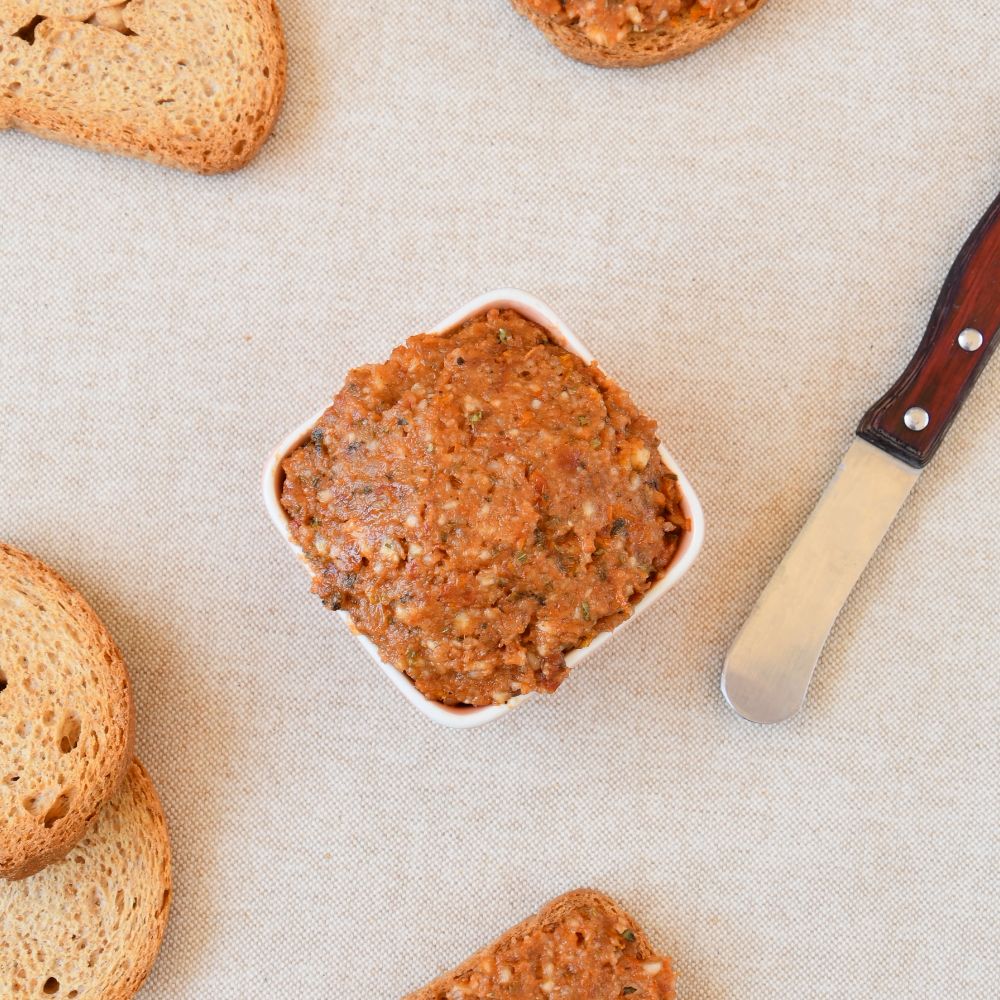pate de tomate seco y alemendras