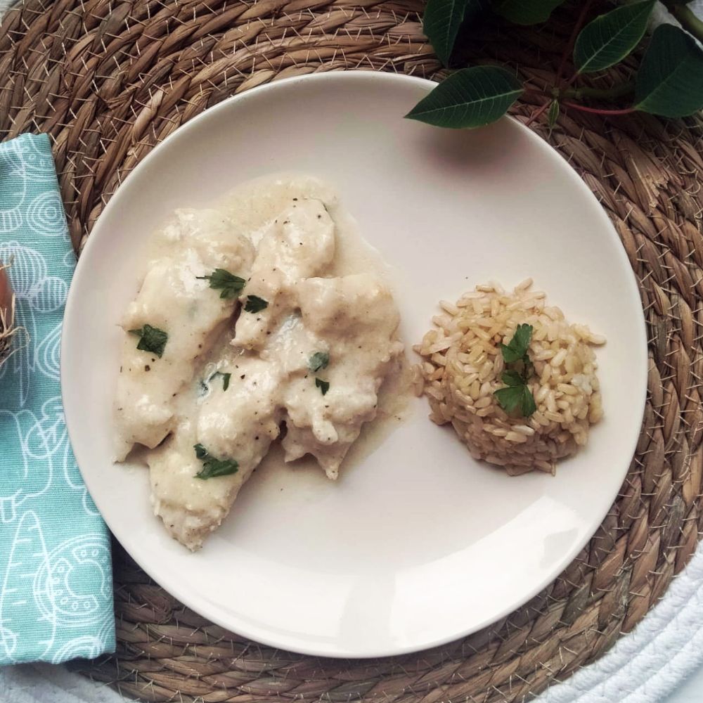 pechugas de pollo con crema de cebolla