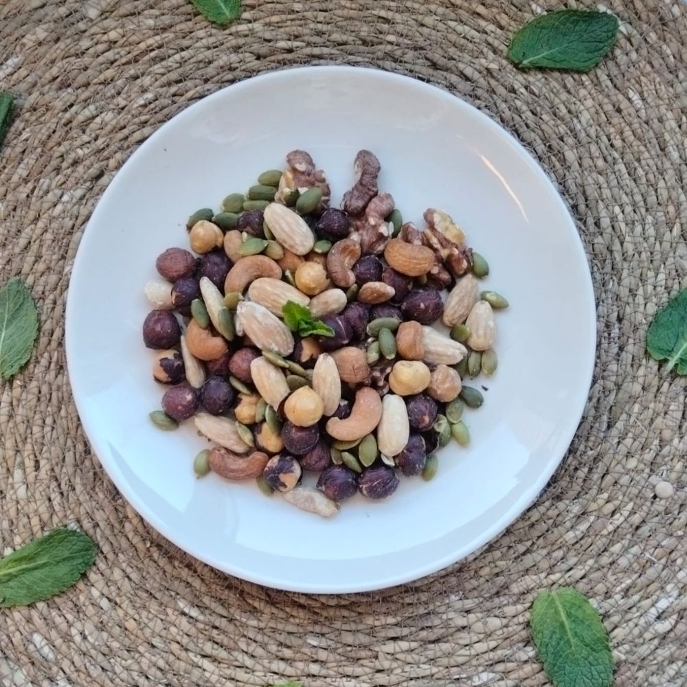 pipas y frutos secos tostados